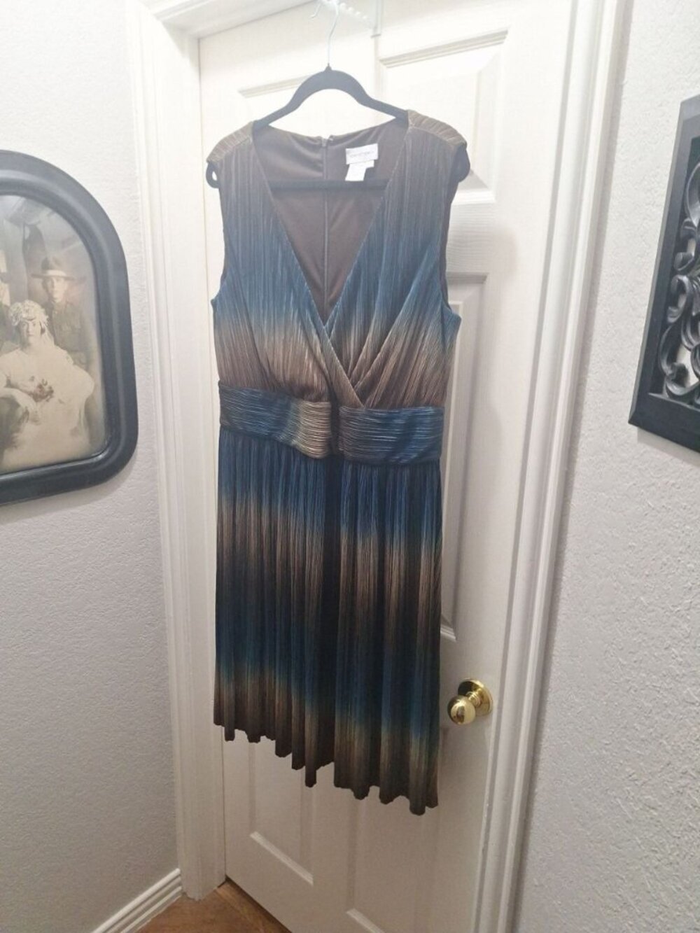 Newport News Vintage Ombre Pleated V-Neck Cocktail Dress